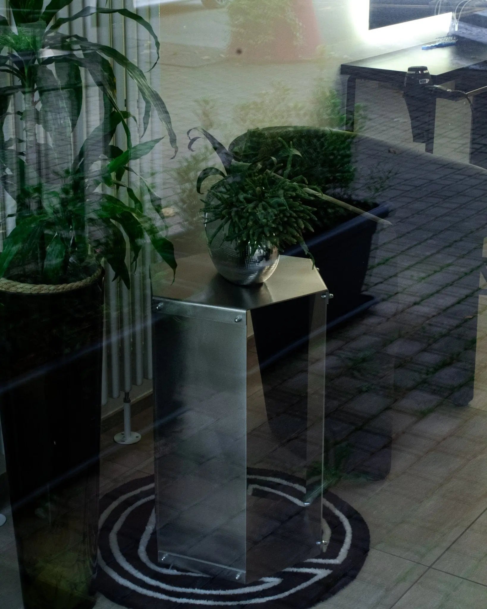 667c366beca1a07b1527c11c_burger-tables-x-emmeerre-6_1750170072692.jpg