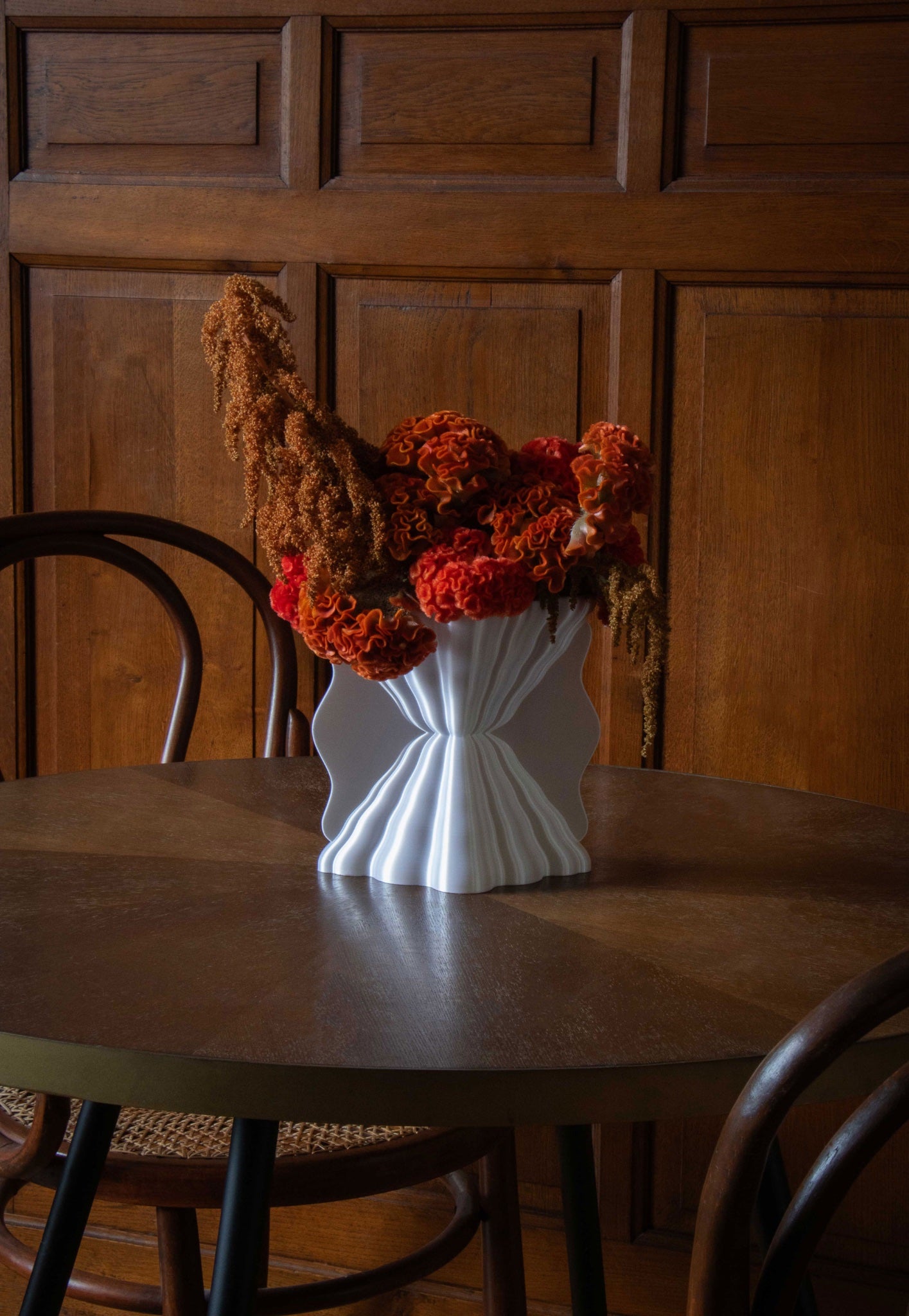 667c366beca1a07b1527c11c_galea-vase-web_1761303891800.jpg