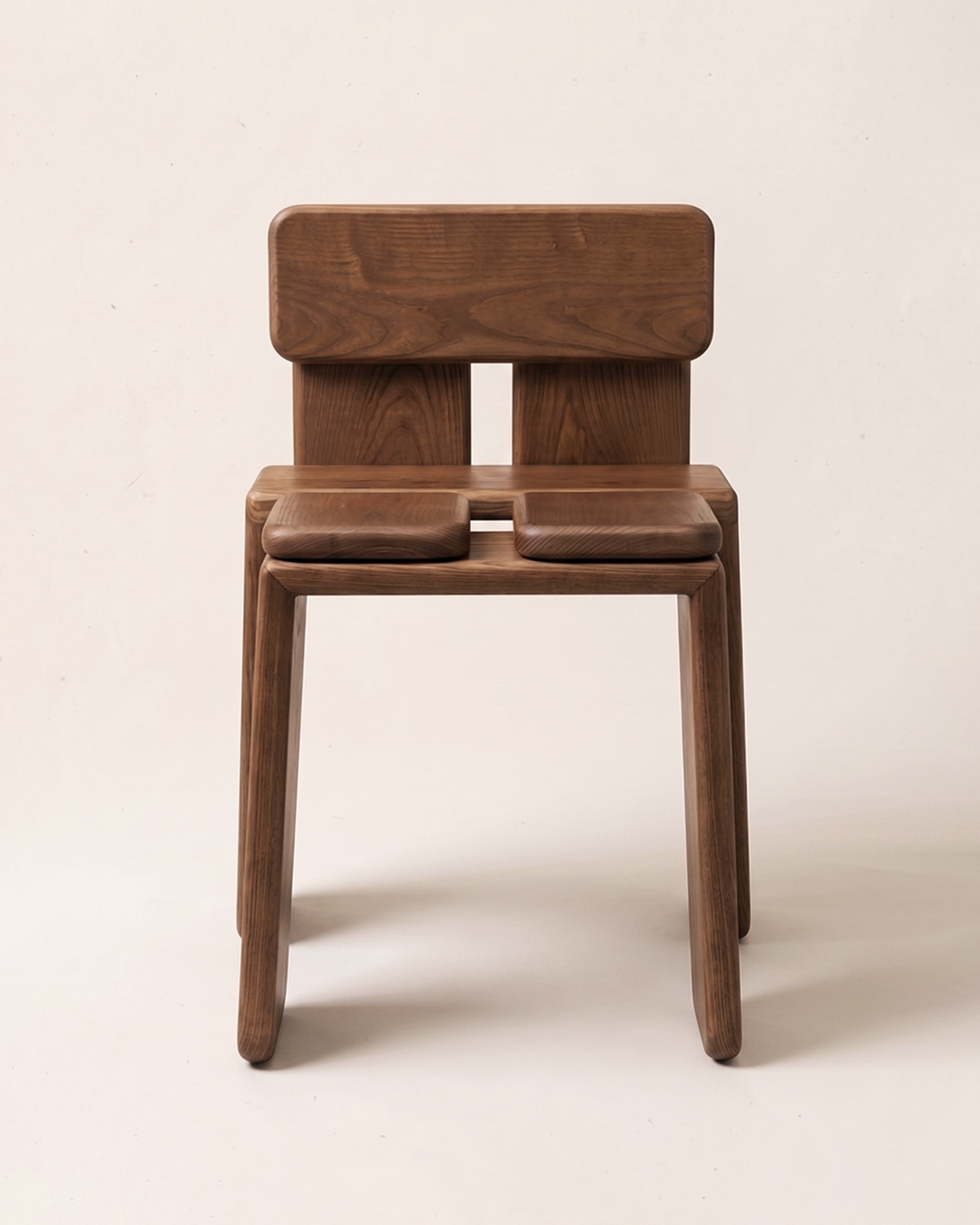 667c366beca1a07b1527c11c_knot-chair-4-_1777915062836.png
