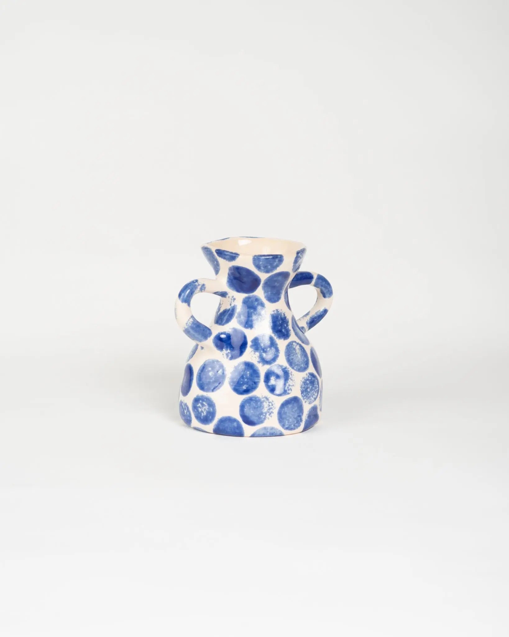 667c366beca1a07b1527c11c_smallamphora3_1763554842765.jpg