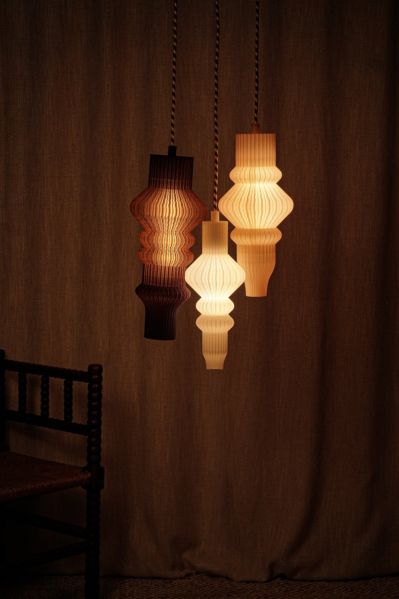 667c366beca1a07b1527c11c_vira-suspension-triptyque_1782911833423.jpg
