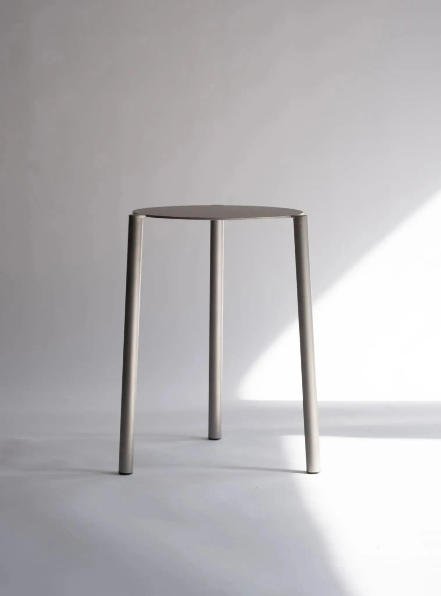 Isla Stool x Paul Delrez - 1