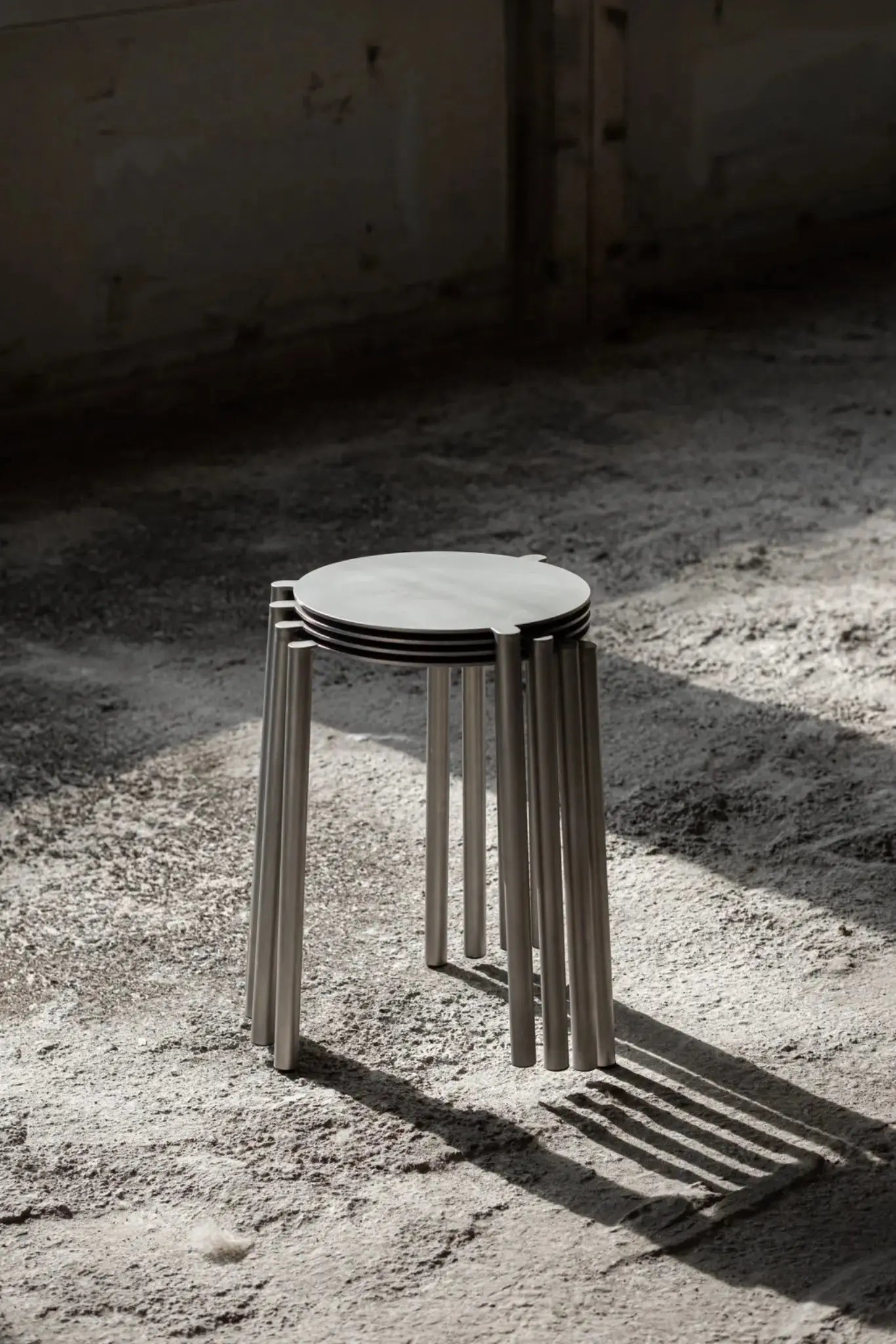 Isla Stool x Paul Delrez - 2