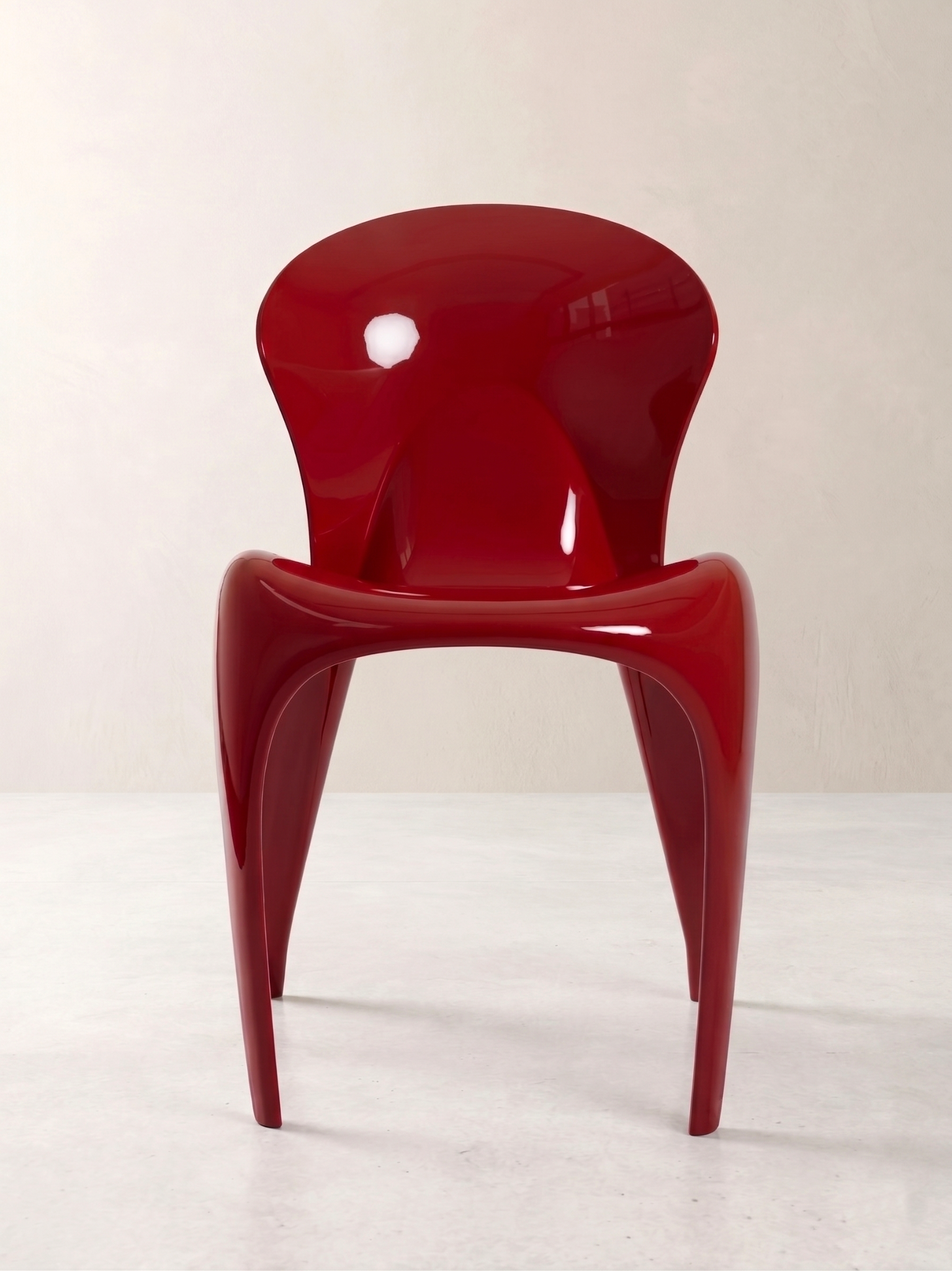 667c366beca1a07b1527c11c_chaise-rouge_1778773860438.png