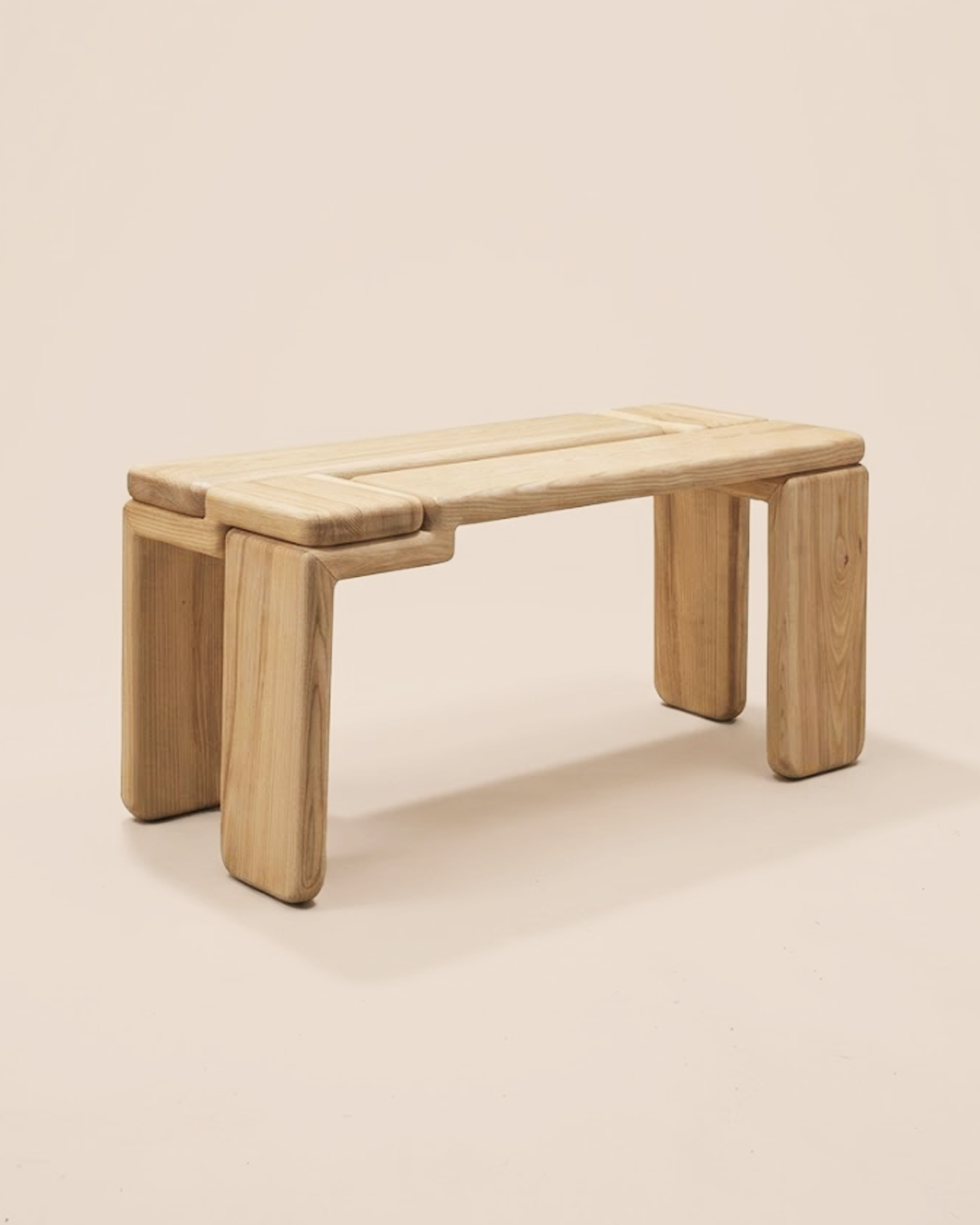 667c366beca1a07b1527c11c_knot-bench-1-_1778064667938.png