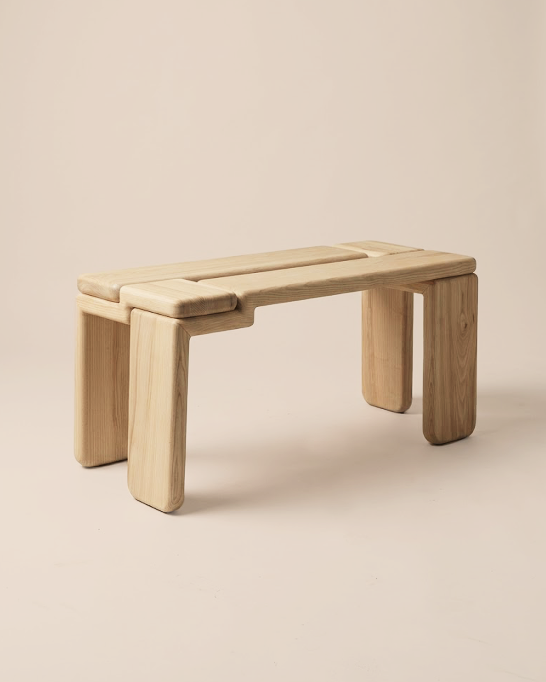 667c366beca1a07b1527c11c_knot-bench-7-_1778064667938.png