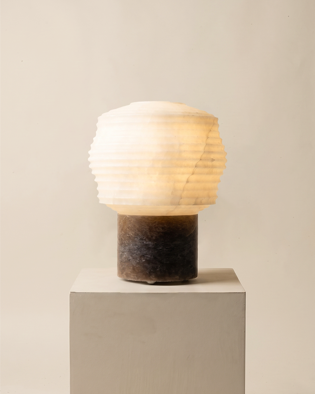 667c366beca1a07b1527c11c_papiro-lamp-1-_1778261638256.png