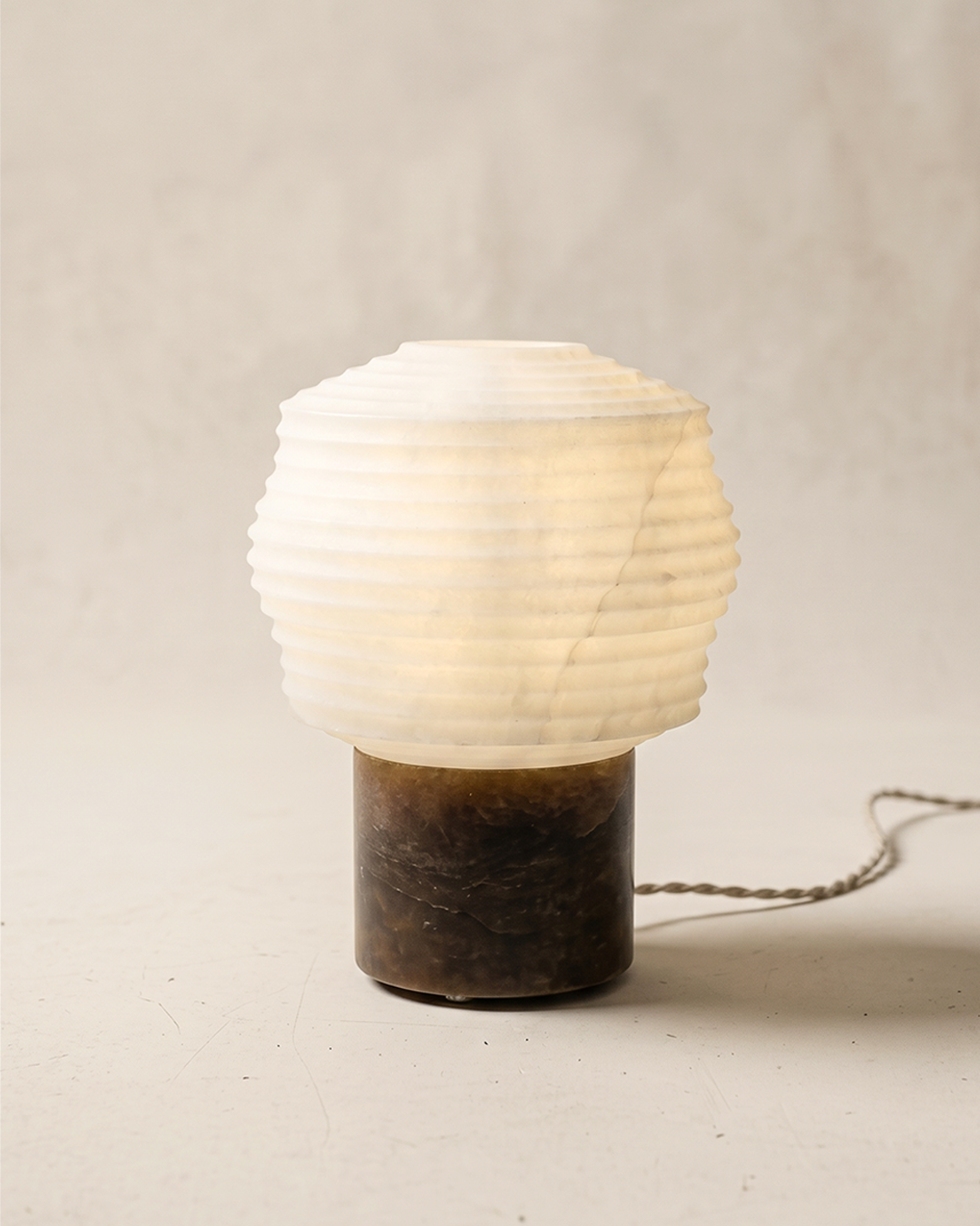 667c366beca1a07b1527c11c_papiro-lamp-4-_1778261638257.png