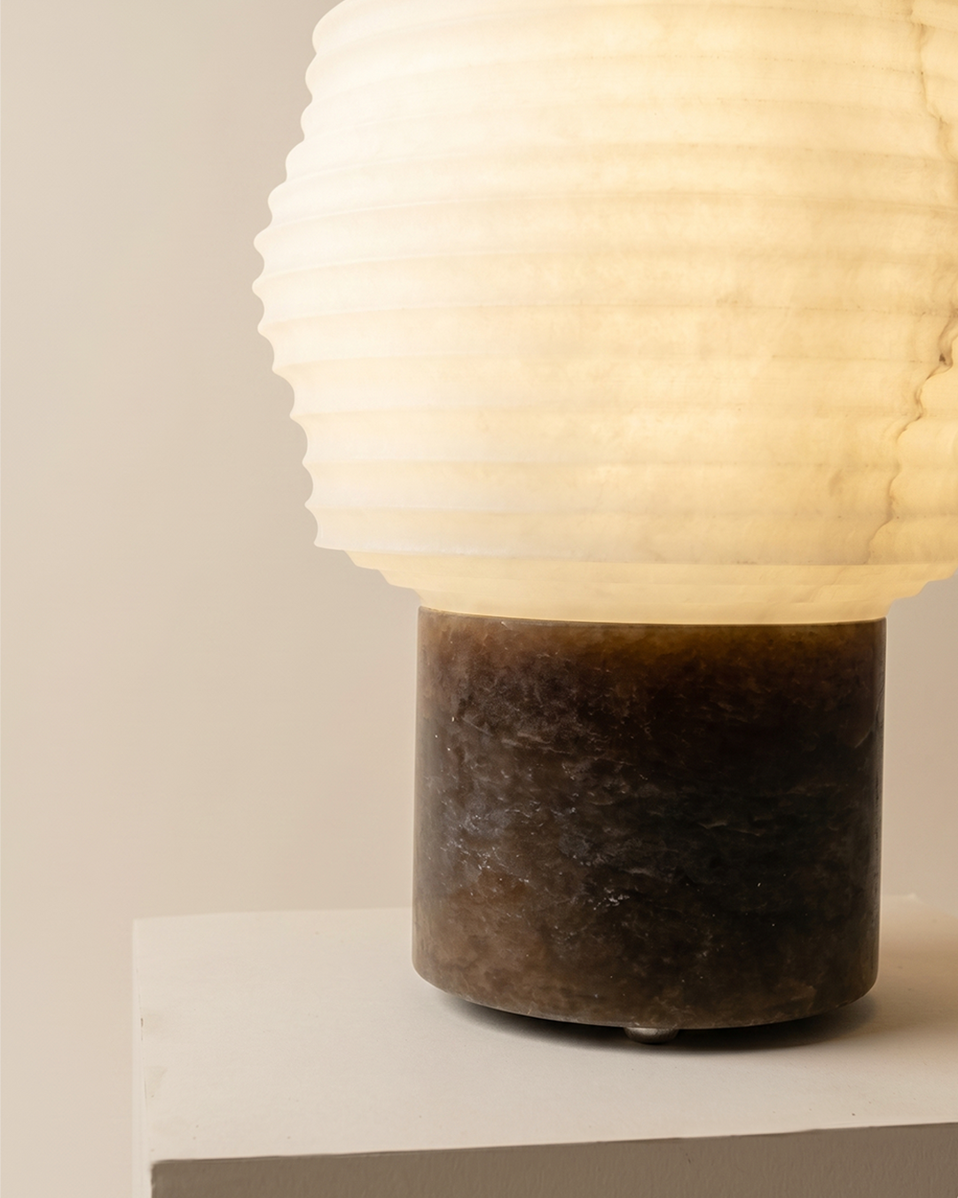 667c366beca1a07b1527c11c_papiro-lamp-5-_1778261638258.png