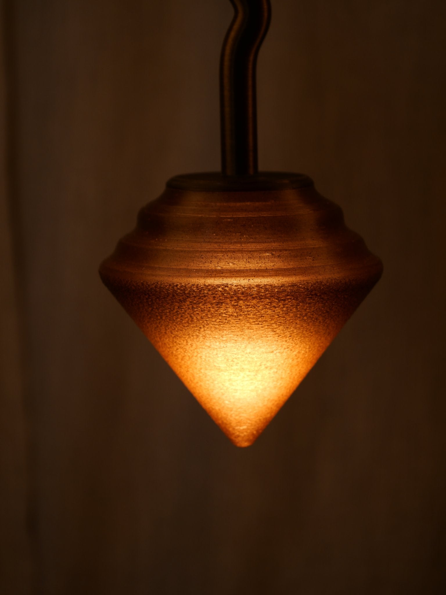667c366beca1a07b1527c11c_pendulum-suspension-pla-en-marc-de-caf-recycl-_1782902352307.jpg
