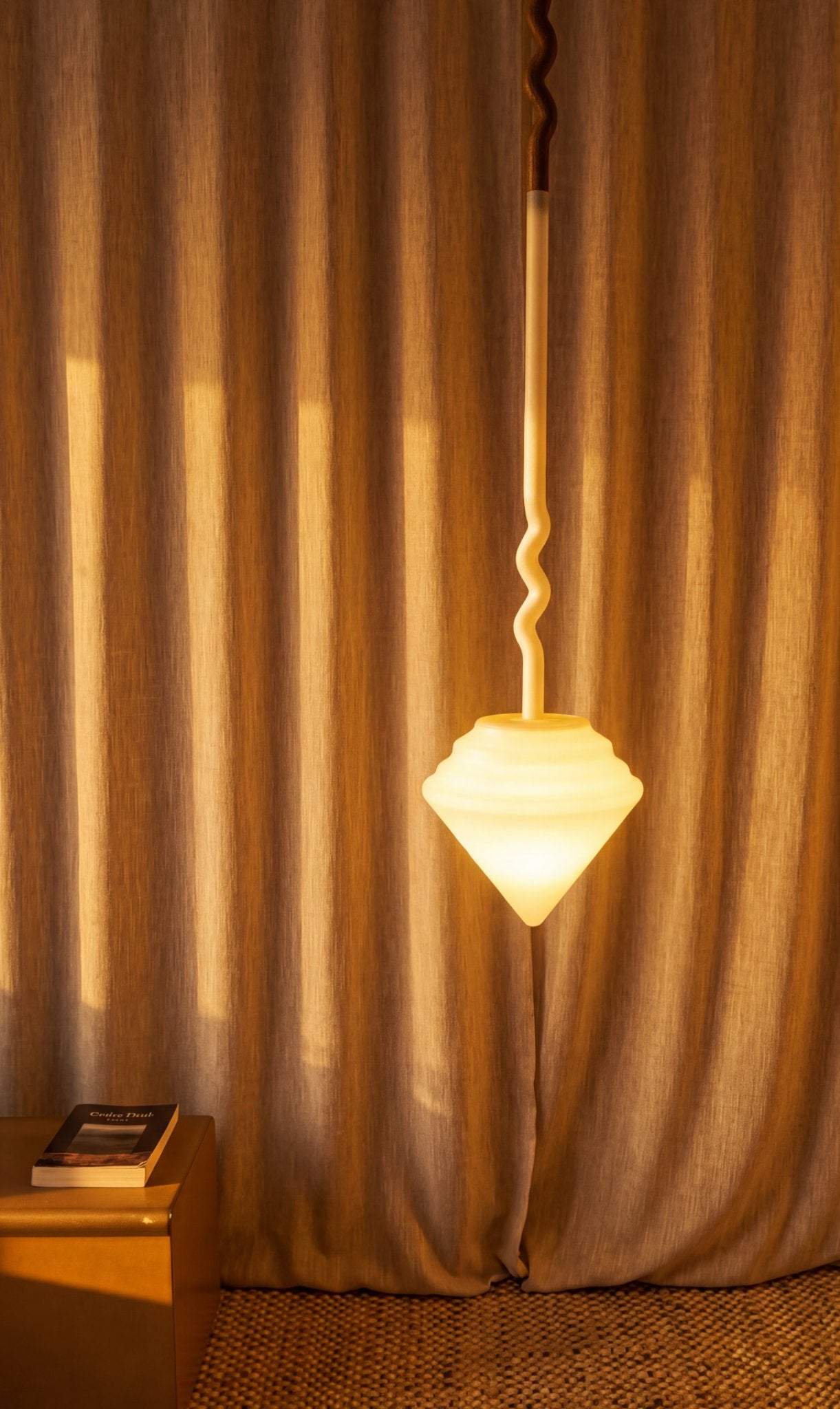 667c366beca1a07b1527c11c_pendulum-suspension-sculpturale-imprimee-3d-marseille_1782902352307.png